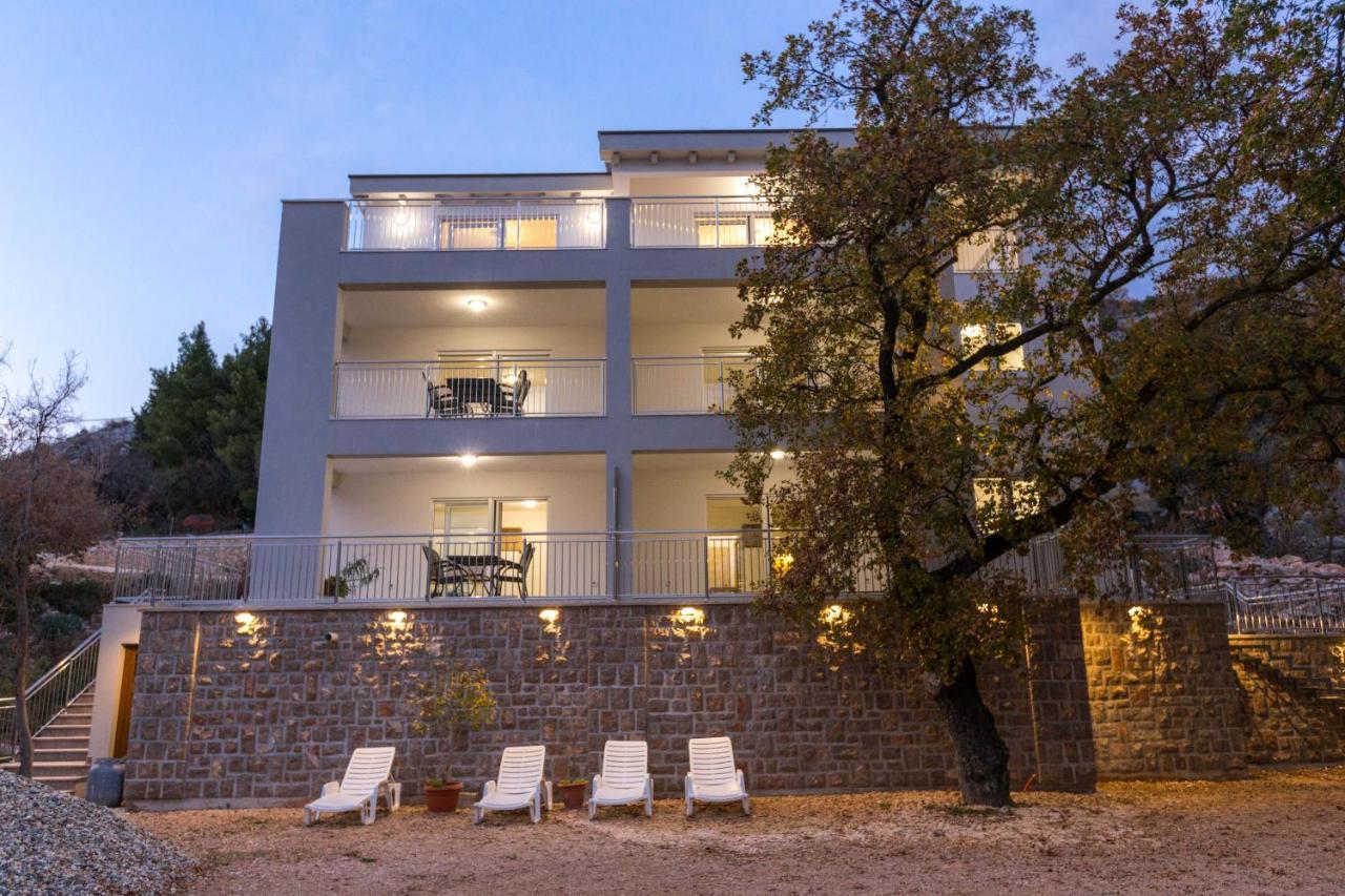 Apartmani Villa Paulo Starigrad Paklenica Exteriér fotografie