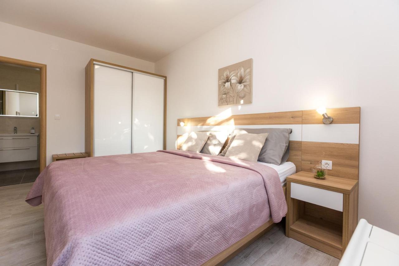 Apartmani Villa Paulo Starigrad Paklenica Exteriér fotografie