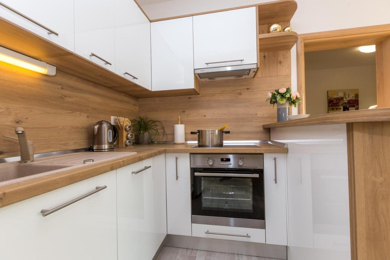 Apartmani Villa Paulo Starigrad Paklenica Exteriér fotografie