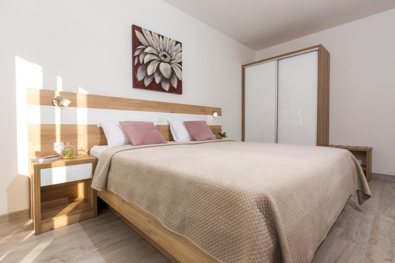 Apartmani Villa Paulo Starigrad Paklenica Exteriér fotografie
