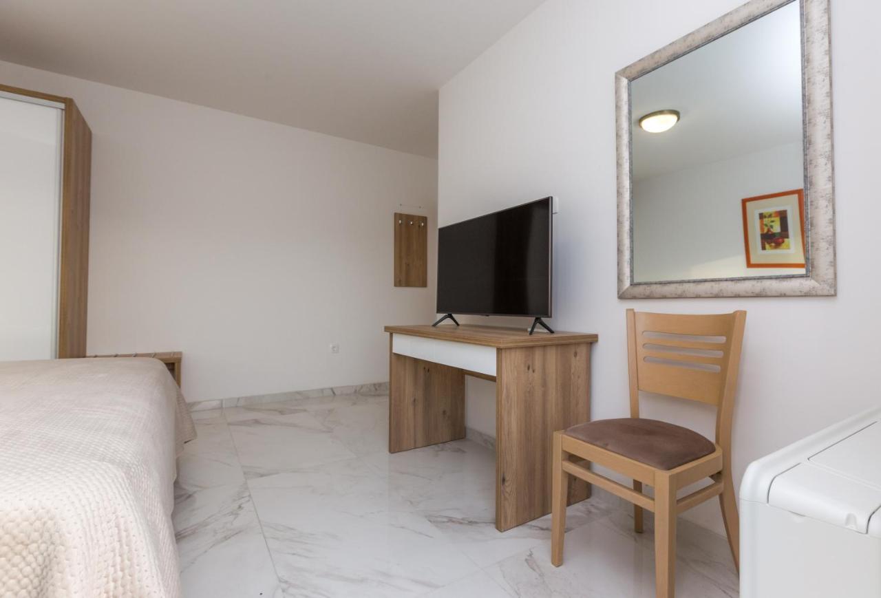 Apartmani Villa Paulo Starigrad Paklenica Exteriér fotografie