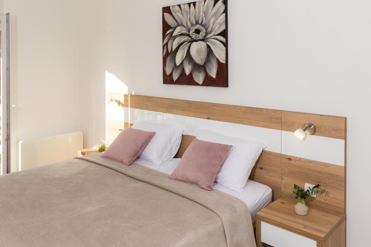 Apartmani Villa Paulo Starigrad Paklenica Exteriér fotografie