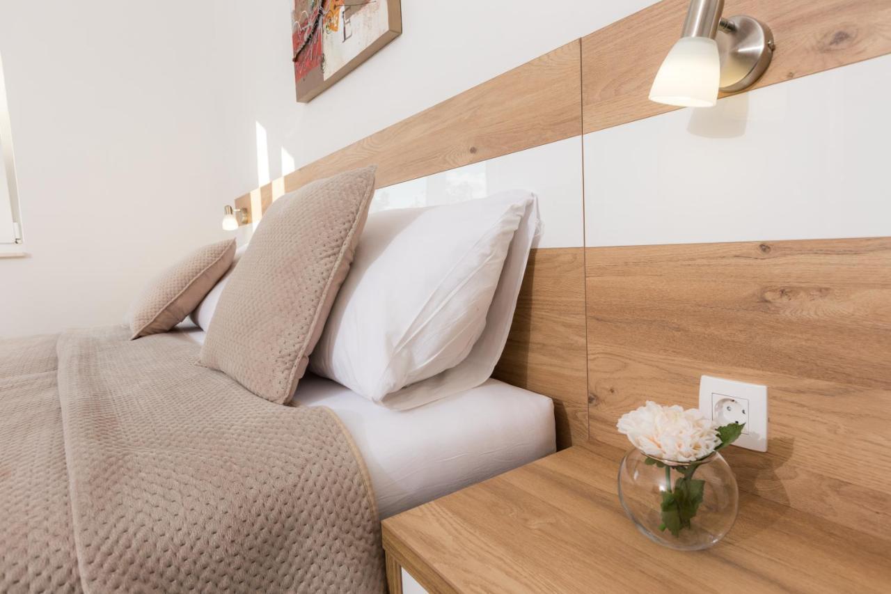 Apartmani Villa Paulo Starigrad Paklenica Exteriér fotografie
