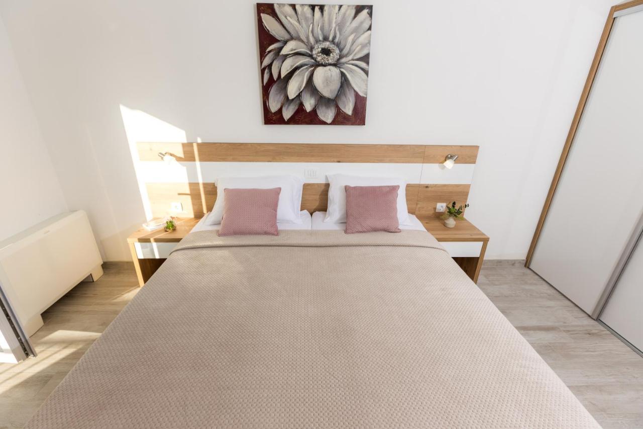Apartmani Villa Paulo Starigrad Paklenica Exteriér fotografie