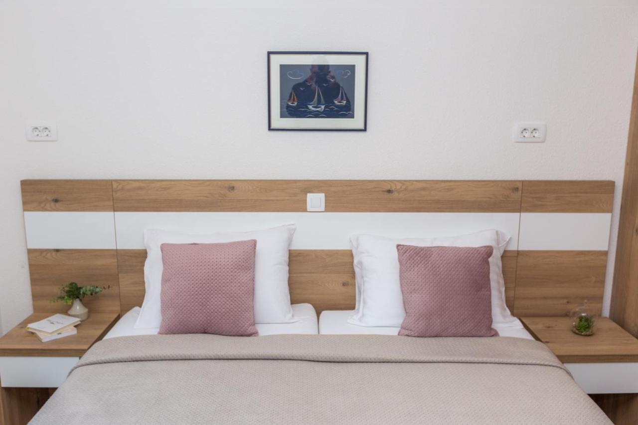 Apartmani Villa Paulo Starigrad Paklenica Exteriér fotografie