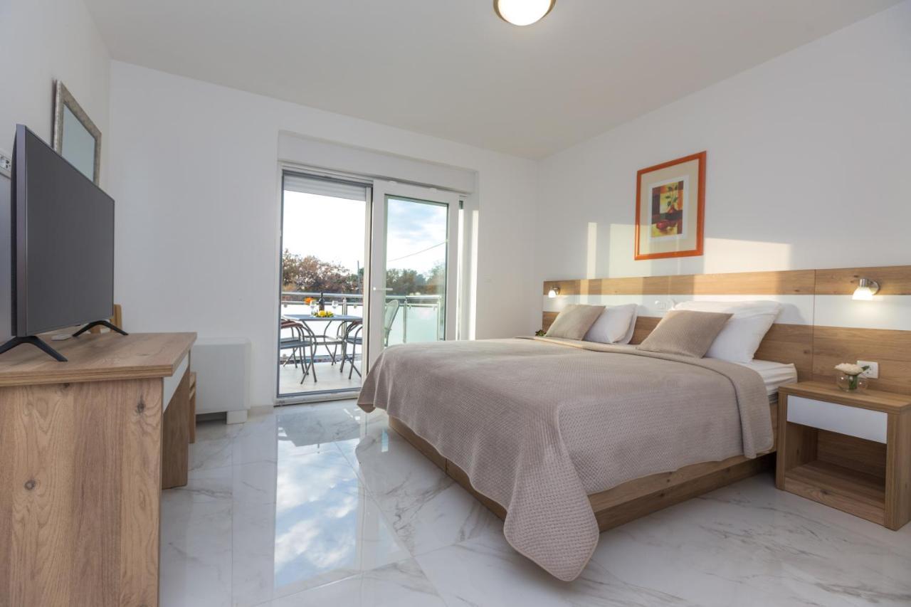Apartmani Villa Paulo Starigrad Paklenica Exteriér fotografie