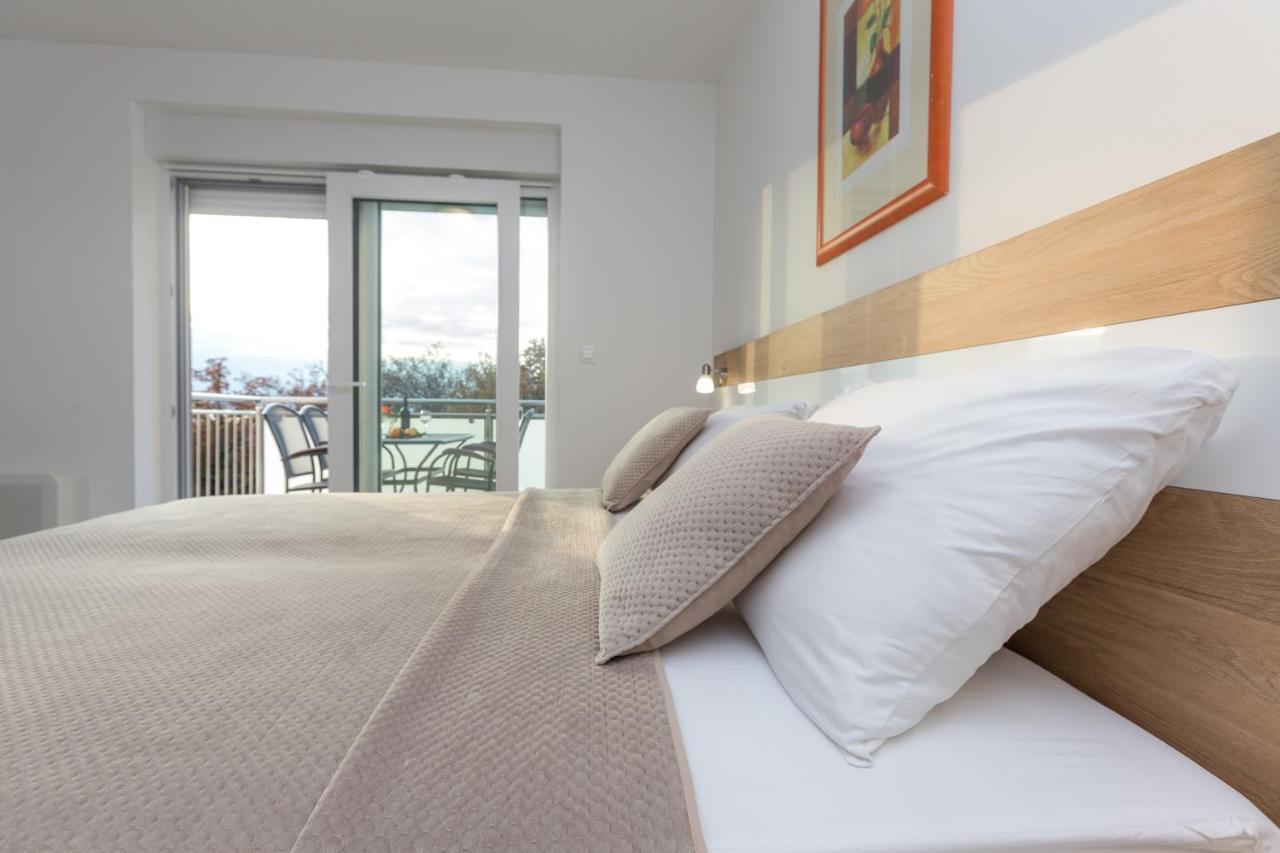 Apartmani Villa Paulo Starigrad Paklenica Exteriér fotografie