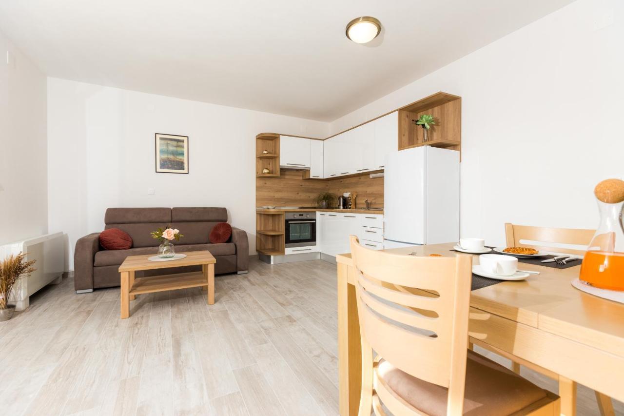 Apartmani Villa Paulo Starigrad Paklenica Exteriér fotografie