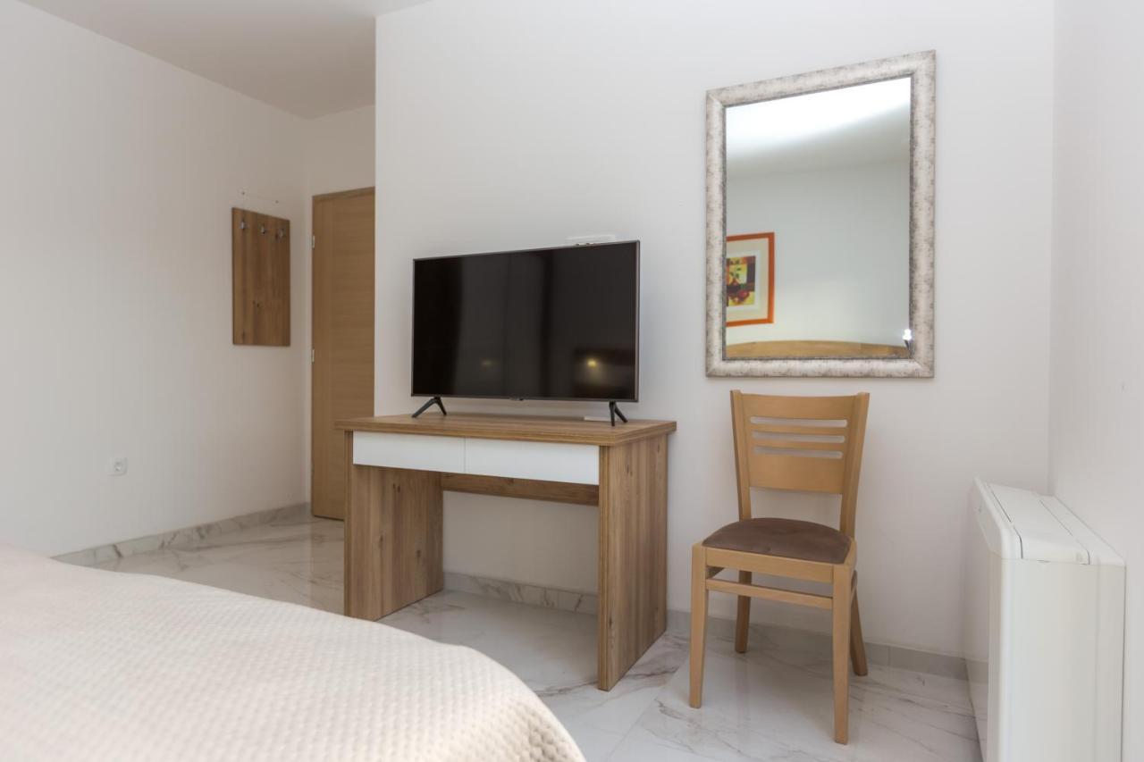 Apartmani Villa Paulo Starigrad Paklenica Exteriér fotografie